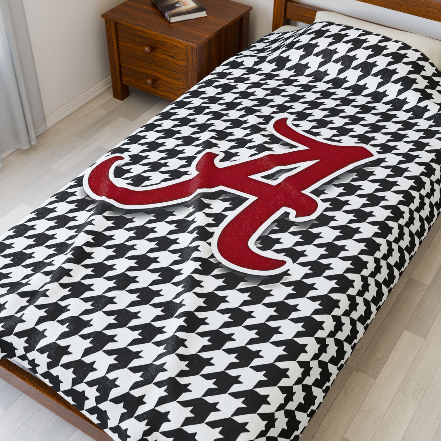 Houndstooth Check Pattern Cozy Velveteen Plush Blanket - Home Decor